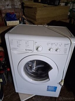 Pračka Indesit