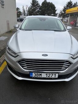 Ford Mondeo 2.0 trčí (140kw)