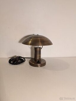 funkcionalistická mosazná lampička, lampa hříbek