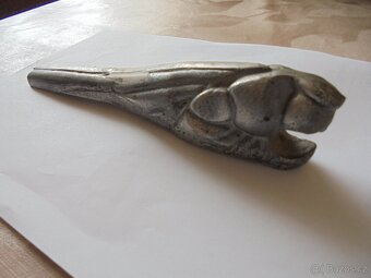 Lev ve znaku Peugeot