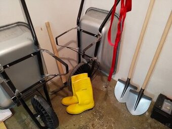 Stavební kolečko2, srdcovky2, krumpáč, holiny