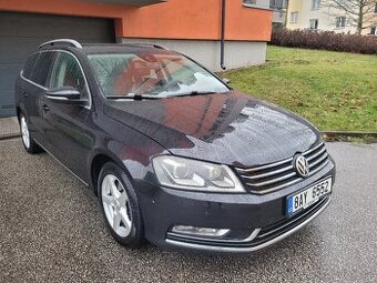 Passat Variant 2.0 TSI 155kW Highline (plná výbava)
