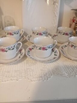 Retro sada šálků s podšálky