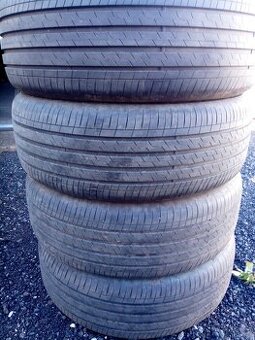 Sada pneu zn. Goodyear rozměr 235/50 R 20 104W