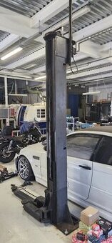 Dvousloupový šroubový zvedák/hever MAHA