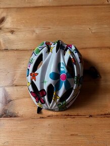 Dětská cyklistická helma na kolo přilba Abus