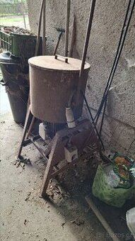 Šroťák drtič kostí