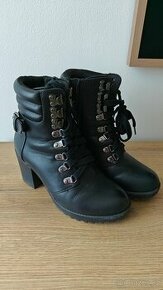 Kotníkové dámské boty 37
