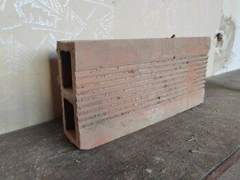 Cihly duté příčkové