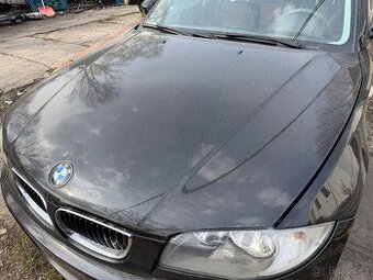 BMW E87 kapota Schwarz 2