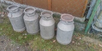 Konve od mléka.+Sklenice.