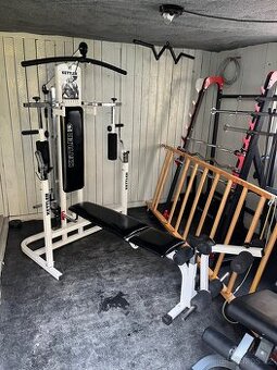 Multifunkční posilovací stroj-věž Kettler