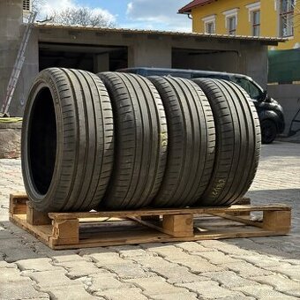 Letní pneu 225/40 R18 92Y Michelin 4-4,5mm