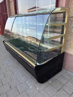Zdarma prosklená chladicí vitrína / lednice
