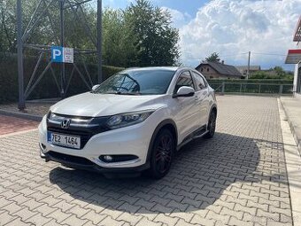 HR-V1.5i aut. převodovka xenony navigace alu F1