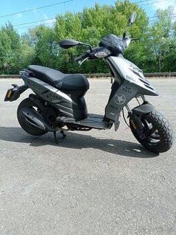 Piaggio new typhoon 125