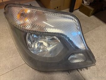 Pravé přední světlo Mercedes Sprinter 2013-