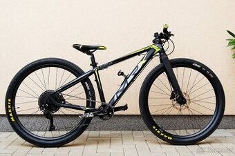Lehké dětské kolo 27.5" (S) s karbonovou vidlicí - 11 kg