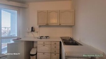 Byt k pronájmu ve vile s bazénem, 1+kk, 33m, balkon 1,5m2,