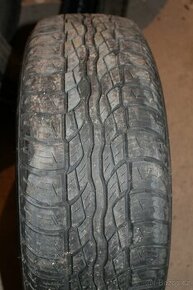 Pneu 235/60/16