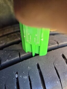 Pneu 235 60 R18 - 1
