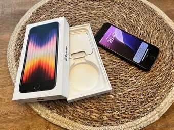 Prodám iPhone SE 2022 128GB black, TOP stav CZ