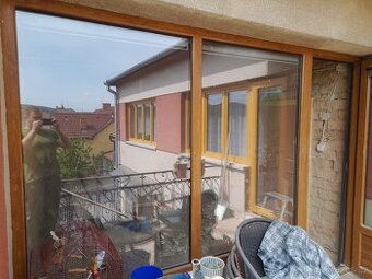 Balkónové dveře a fixní okno