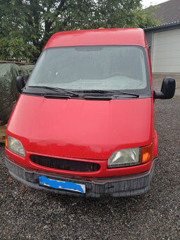 Ford Transit 2,5D s poruchou motoru
