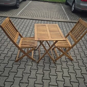 Stolek a dvě křesla