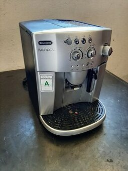 Automatický kávovar Delonghi Magnifica