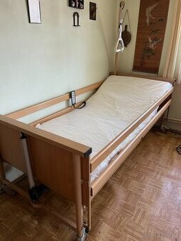 Elektrická zdravotní polohovací postel + nová matrace
