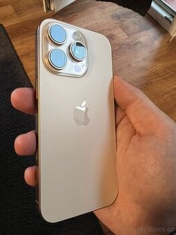 iPhone 16 pro pouštní Titan