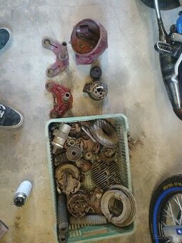 Prodám díly na Jawa 250 pérák/kývačka