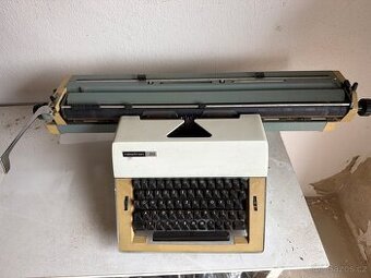 Psací stroj robotron 20