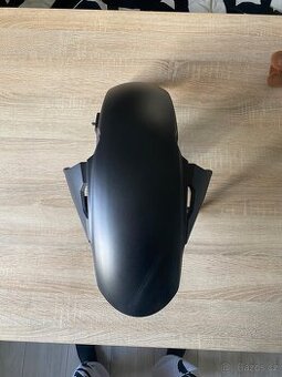 Prodám přední blatník – Honda CB125R 2020
