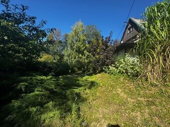 🌿🏡 Prodej chaty na Chvalčově pod lesem s nádherným výh 🏡✨