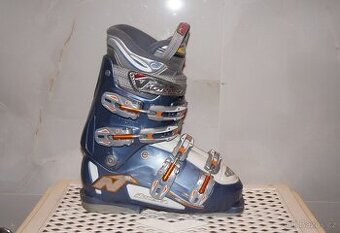 Skoro nové dámské lyžáky 40 Nordica vel. 25,5 (6,5UK ; 40EU)