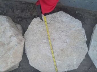 Nášlapné okrasné kameny