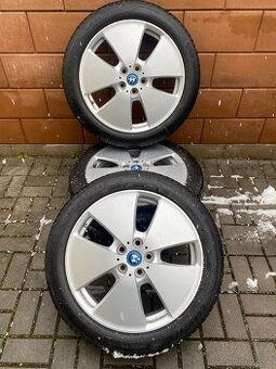 Sada celoročních kol BMW i3 a BMW i3S