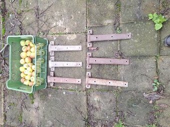 Banky na vrata litina