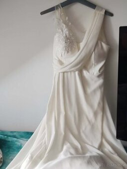 ​​🌸 Elegantní Dlouhé Společenské Šaty – Krémová/Ivory 🌸