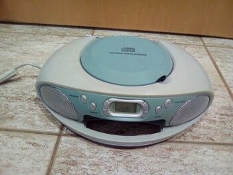 Přenosný radiopřijímac s CD