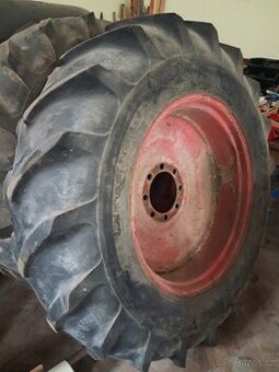 Kola, pneu Zetor Crystal 18,4-34