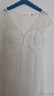 Dámské šaty velikost 42