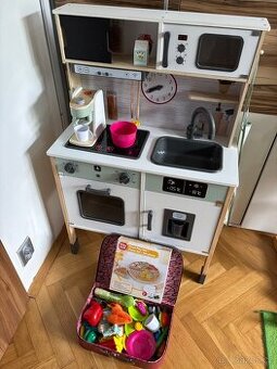 Dětská kuchyňka s příslušenstvím