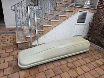 Střešní box na lyže