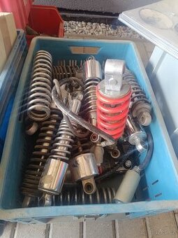 Zadní tlumiče na moto