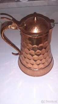 Kovová konvička Albanie