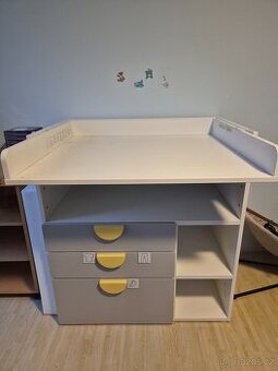 Přebalovací pult Ikea