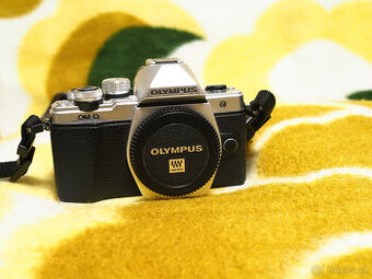 Olympus OM-D E-M10 Mark II